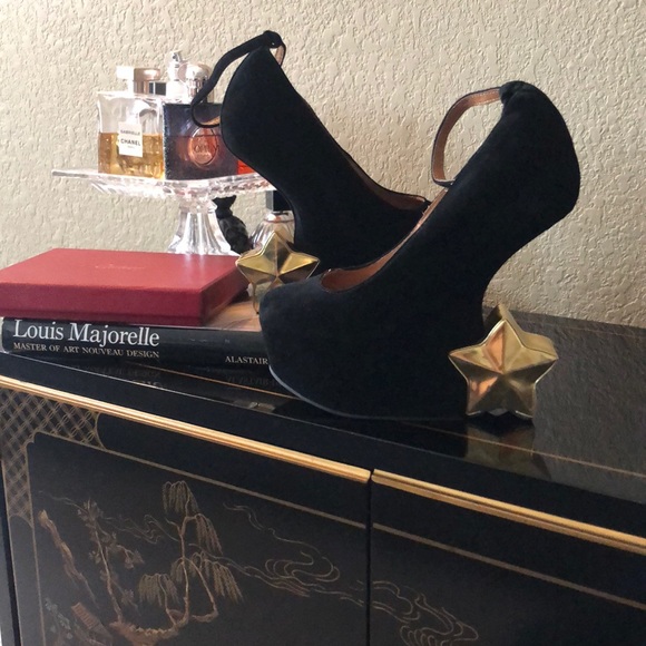 Stylish, Unique sexy leather star wedge - Picture 6 of 7